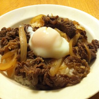 贅沢牛すじ温玉牛丼